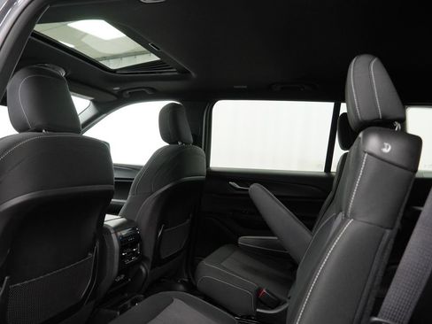 Certified 2025 Jeep Grand Cherokee L Laredo AWD/4WD image 22