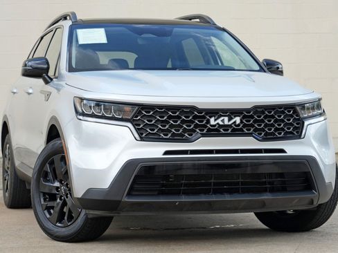 Used 2022 Kia Sorento S w/ Panoramic Sunroof Package AWD/4WD image 2