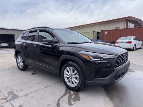Used 2022 Toyota Corolla Cross LE image 18