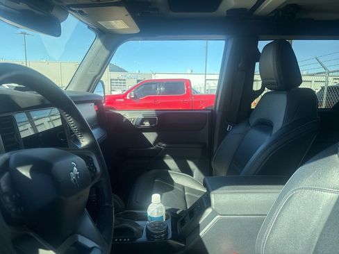 Used 2025 Ford Bronco Badlands w/ Sasquatch Package image 4