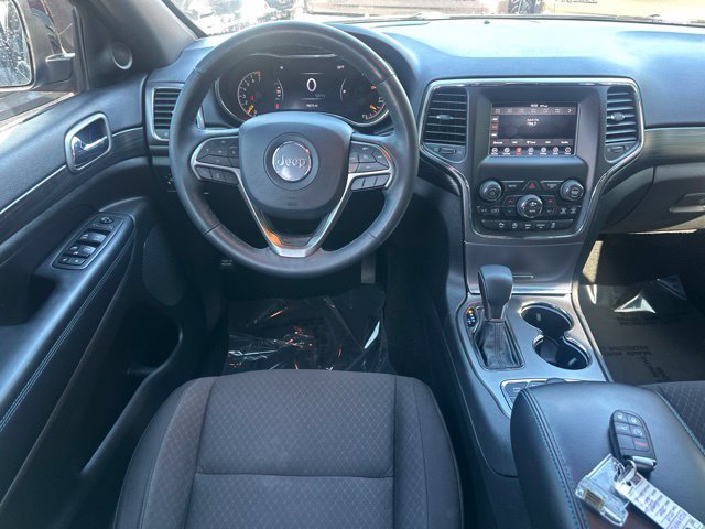 Used 2019 Jeep Grand Cherokee Laredo AWD/4WD image 30