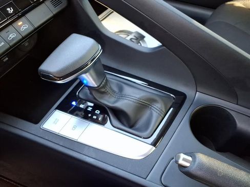 Used 2021 Hyundai Elantra SEL image 27