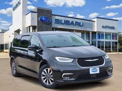 Used 2023 Chrysler Pacifica Touring-L