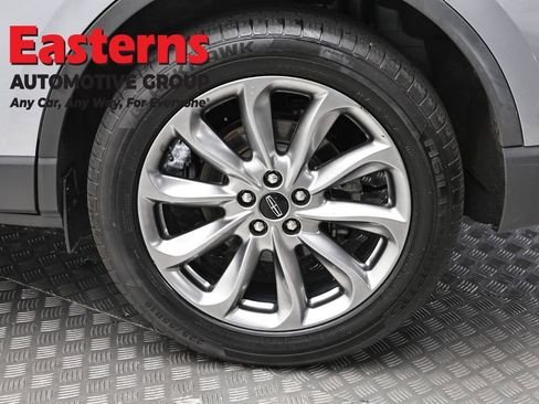 Used 2022 Lincoln Corsair AWD w/ Premium Package image 8