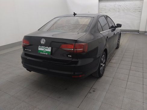 Used 2017 Volkswagen Jetta SE FWD image 9