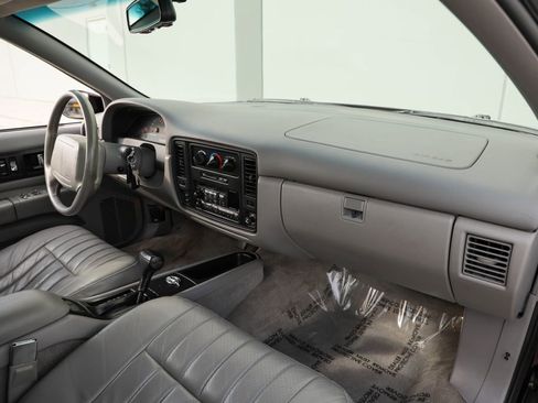 Used 1996 Chevrolet Impala SS RWD image 17