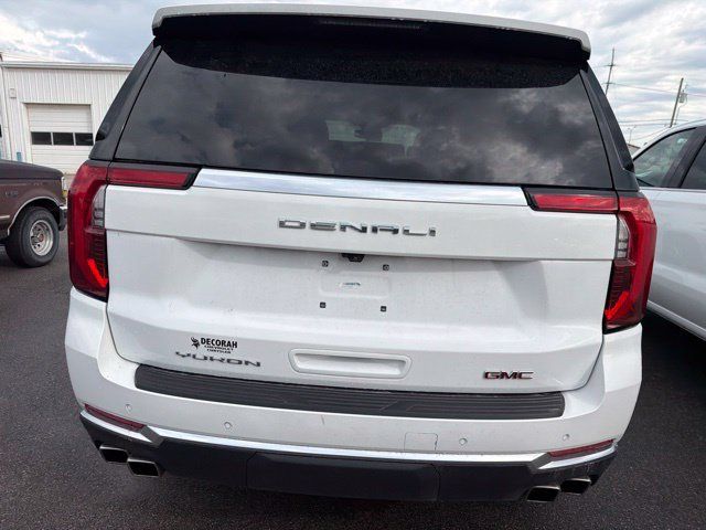 Used 2025 GMC Yukon Denali AWD/4WD image 14
