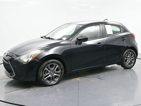 Used 2020 Toyota Yaris LE image 4