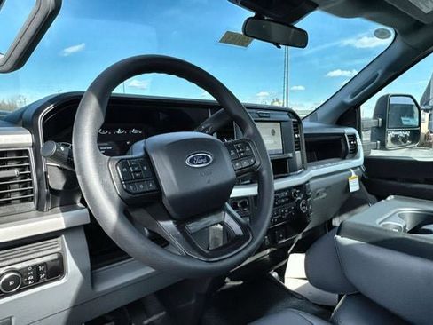 New 2025 Ford F550 4x4 Regular Cab Super Duty image 14