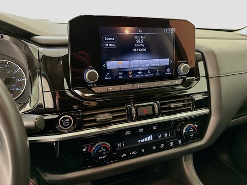 Used 2023 Nissan Pathfinder SV image 25