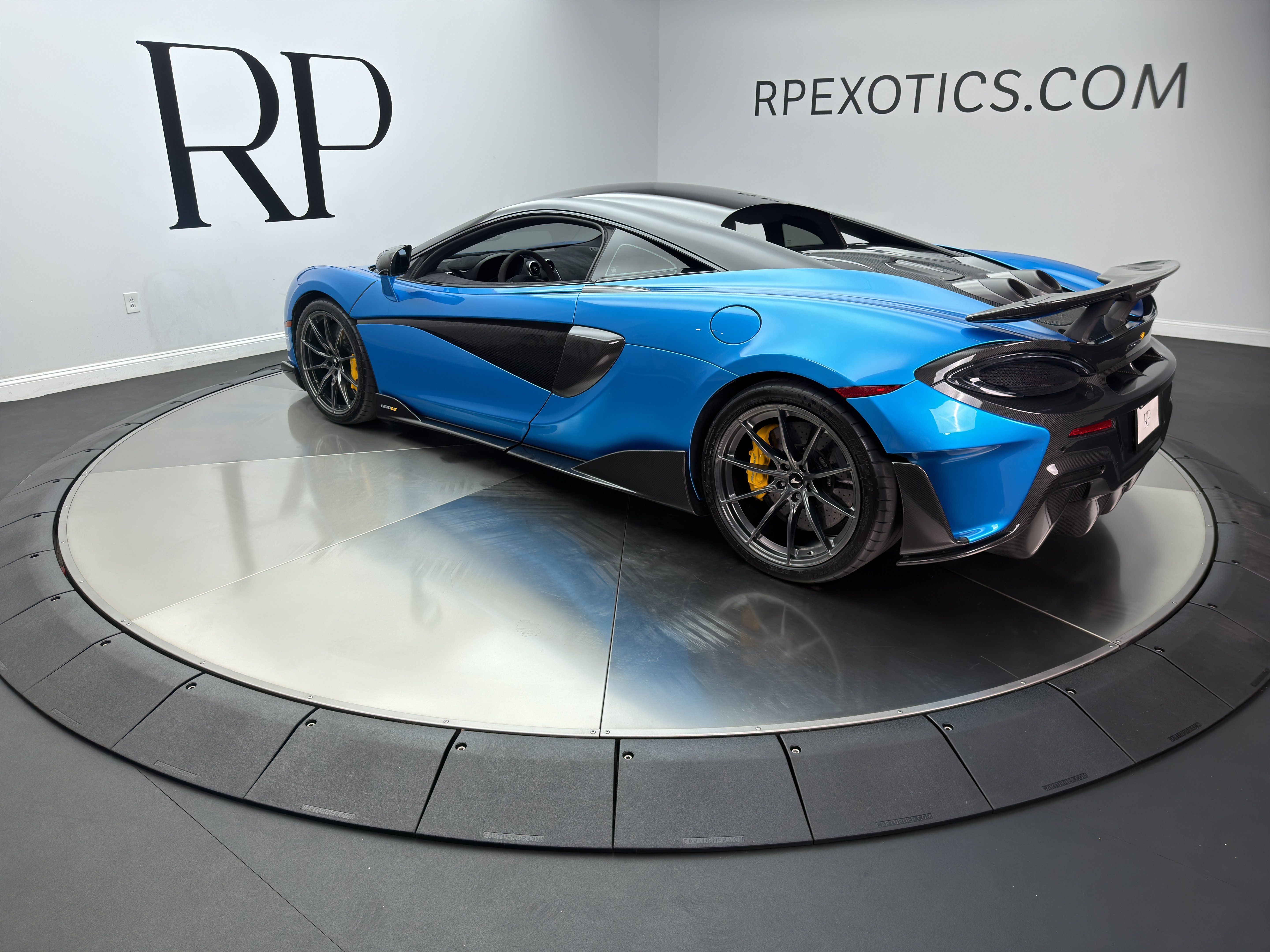Used 2019 McLaren 600LT RWD image 4