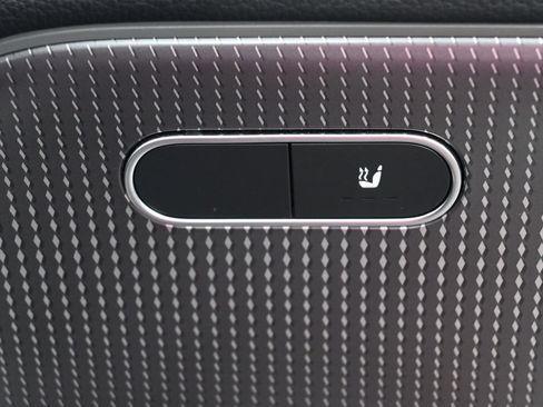 Used 2022 Mercedes-Benz GLB 250 4MATIC image 38