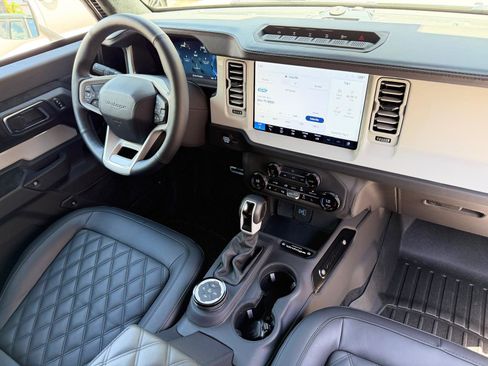 Used 2025 Ford Bronco Badlands AWD/4WD image 53