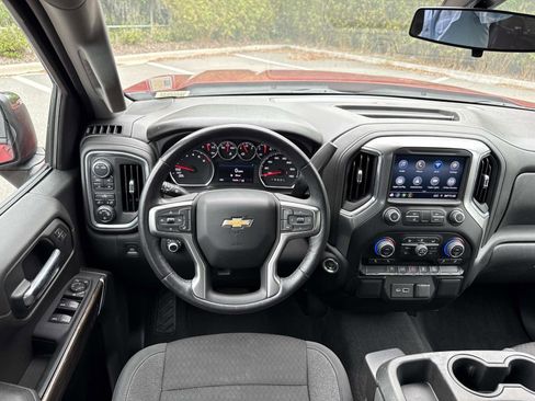 Used 2021 Chevrolet Silverado 1500 LT AWD/4WD image 13