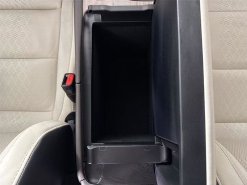 Used 2025 Lexus RX 350 w/ Convenience Package image 36