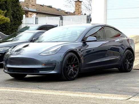 Used 2022 Tesla Model 3 Performance image 3