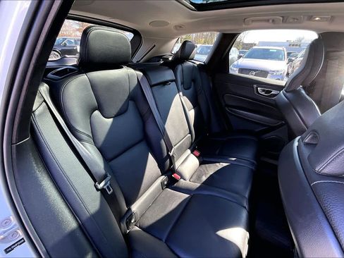 Used 2023 Volvo XC60 B5 Plus w/ Protection Package Premier image 19