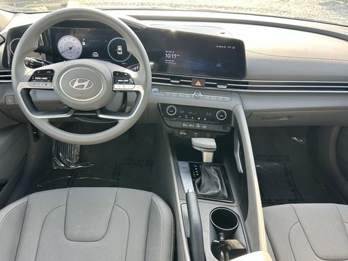 Used 2024 Hyundai Elantra SEL FWD image 21