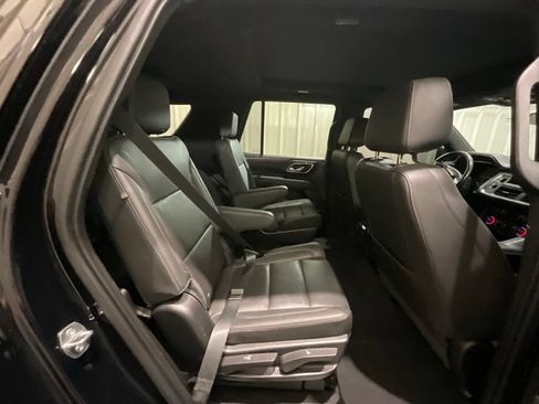 Used 2022 Chevrolet Tahoe Z71 w/ Luxury Package AWD/4WD image 17
