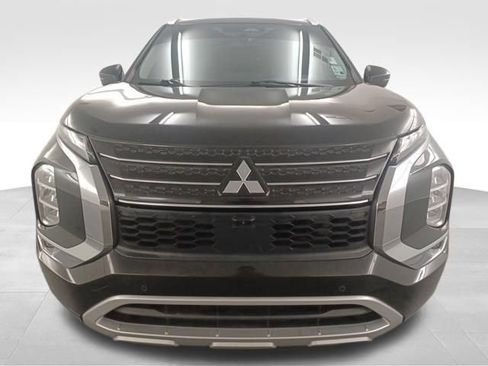 Used 2023 Mitsubishi Outlander SEL FWD image 2
