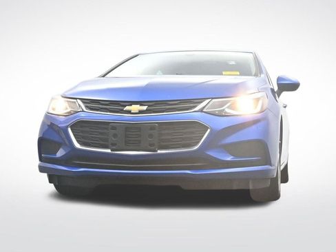 Used 2017 Chevrolet Cruze LT w/ Convenience Package image 31