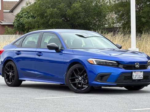 Used 2024 Honda Civic Sport image 2