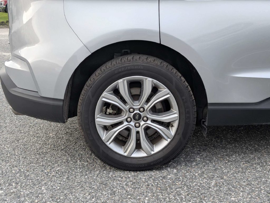 Certified 2024 Ford Edge Titanium AWD/4WD image 11