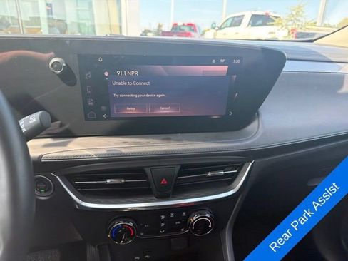 Used 2024 Buick Encore GX Preferred w/ Comfort Package FWD image 12