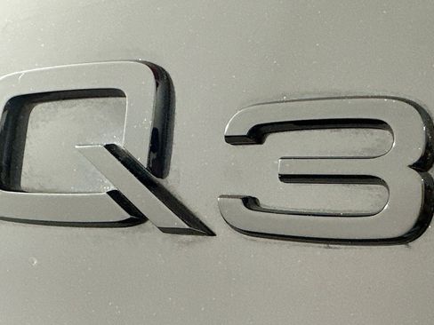 Used 2024 Audi Q3 2.0T Premium Plus image 10
