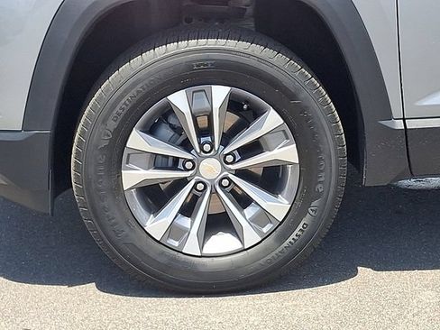 Used 2026 Chevrolet Equinox LT FWD image 30