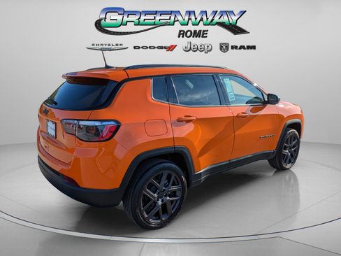 New 2026 Jeep Compass Latitude w/ Sun and Sound Group AWD/4WD image 7