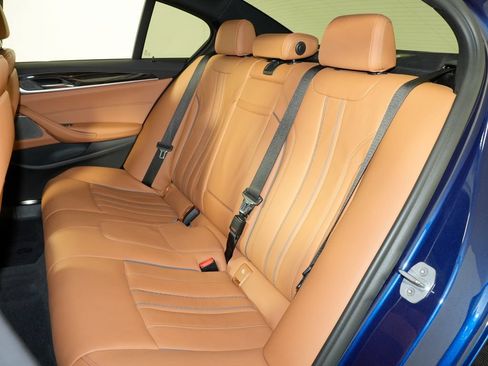 Used 2019 BMW M550i xDrive AWD/4WD image 40