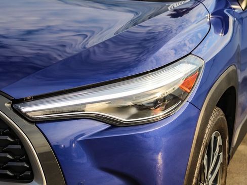 Used 2022 Toyota Corolla Cross XLE FWD image 5