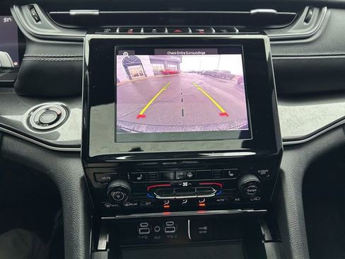 Used 2023 Jeep Grand Cherokee Altitude image 19