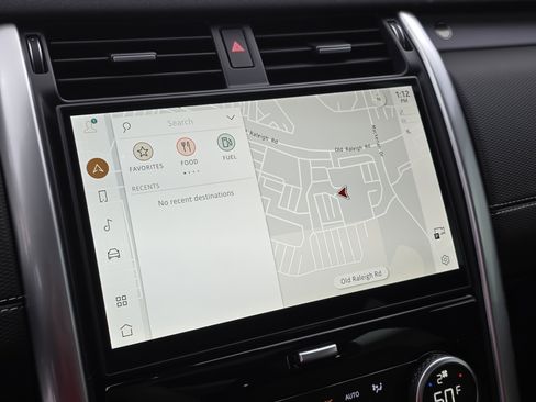 Used 2025 Land Rover Discovery Dynamic SE image 22