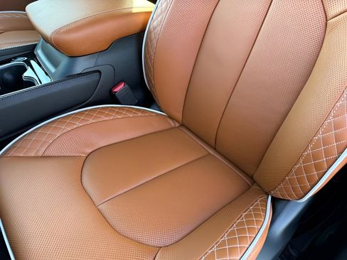 New 2026 Chrysler Pacifica Pinnacle image 32