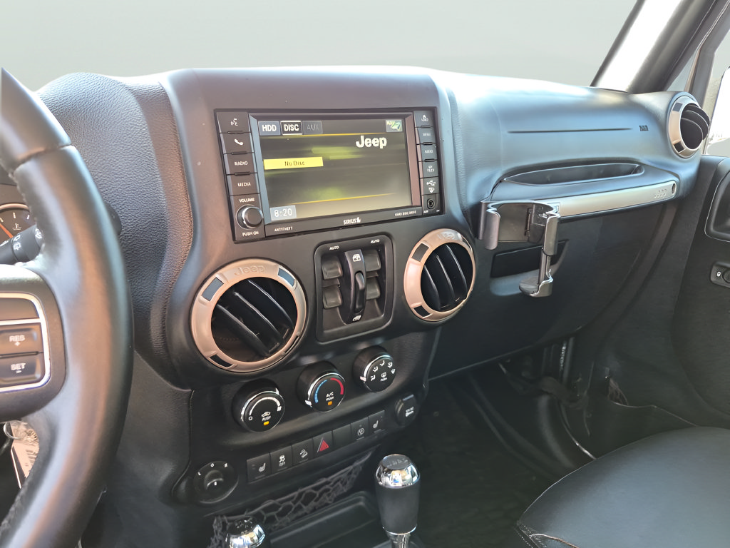 Used 2016 Jeep Wrangler Unlimited Sahara AWD/4WD image 23