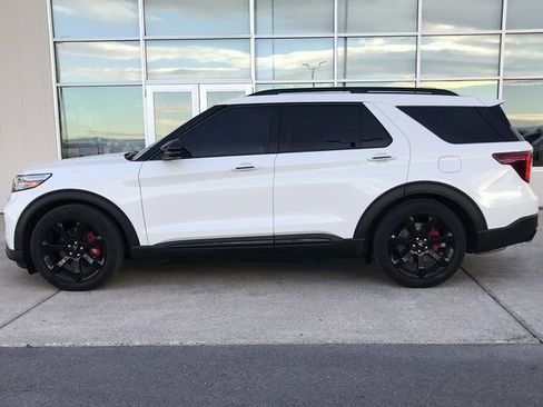 Used 2023 Ford Explorer ST w/ Equipment Group 401A image 4