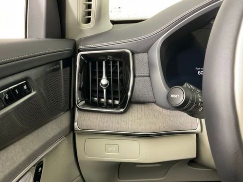 New 2026 Volvo XC90 B6 Ultra w/ Protection Package Premier image 24