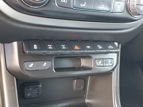 Used 2022 Chevrolet Colorado ZR2 w/ LPO, Power Package AWD/4WD image 24