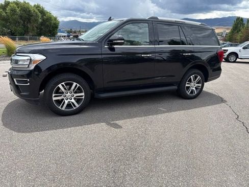Used 2024 Ford Expedition Limited AWD/4WD image 2