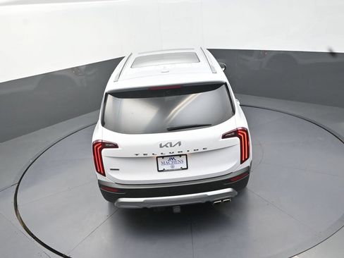 Used 2022 Kia Telluride SX w/ Towing Package AWD/4WD image 18