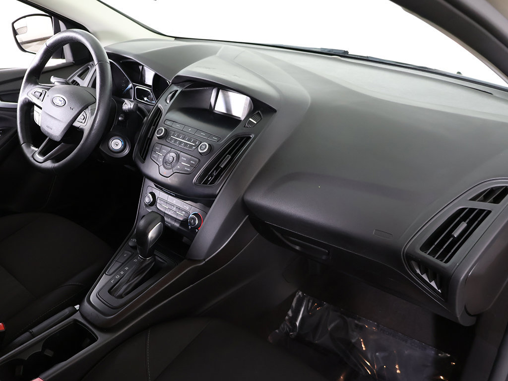 Used 2018 Ford Focus SE w/ Cold Weather Package FWD image 25