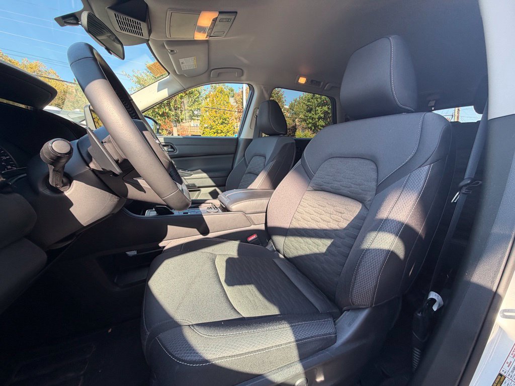 Certified 2023 Nissan Pathfinder SV w/ Black Appearance Package AWD/4WD image 9
