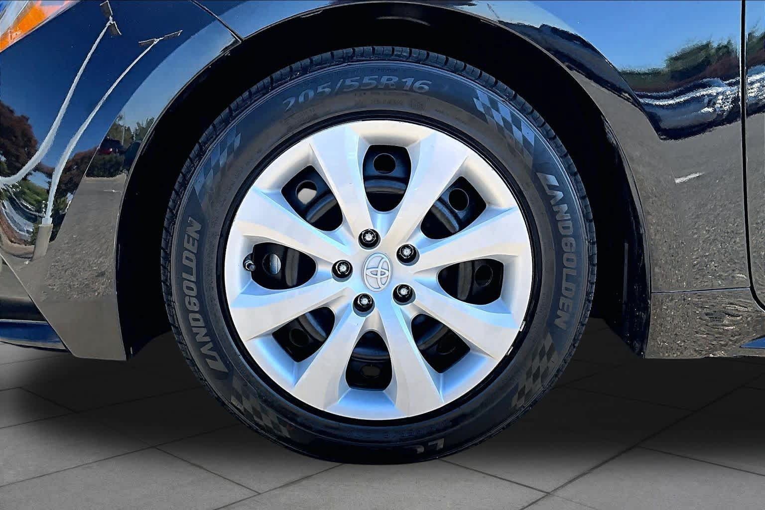 Certified 2023 Toyota Corolla LE FWD image 10