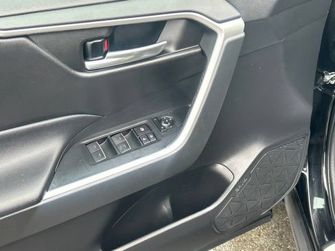 Used 2023 Toyota RAV4 AWD Hybrid image 17