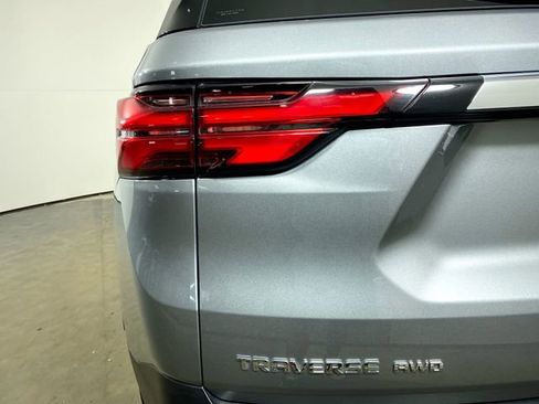 Used 2023 Chevrolet Traverse LT w/ LT Premium Package image 29