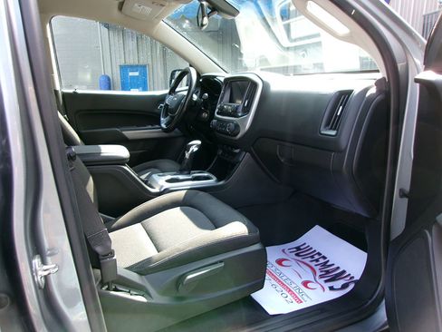 Used 2022 Chevrolet Colorado LT w/ LT Convenience Package image 9