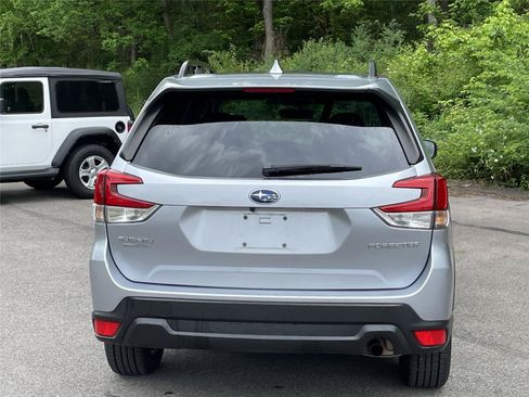 Certified 2023 Subaru Forester Premium AWD/4WD image 4
