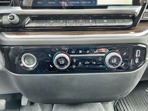 Used 2022 Chevrolet Silverado 1500 LT image 11